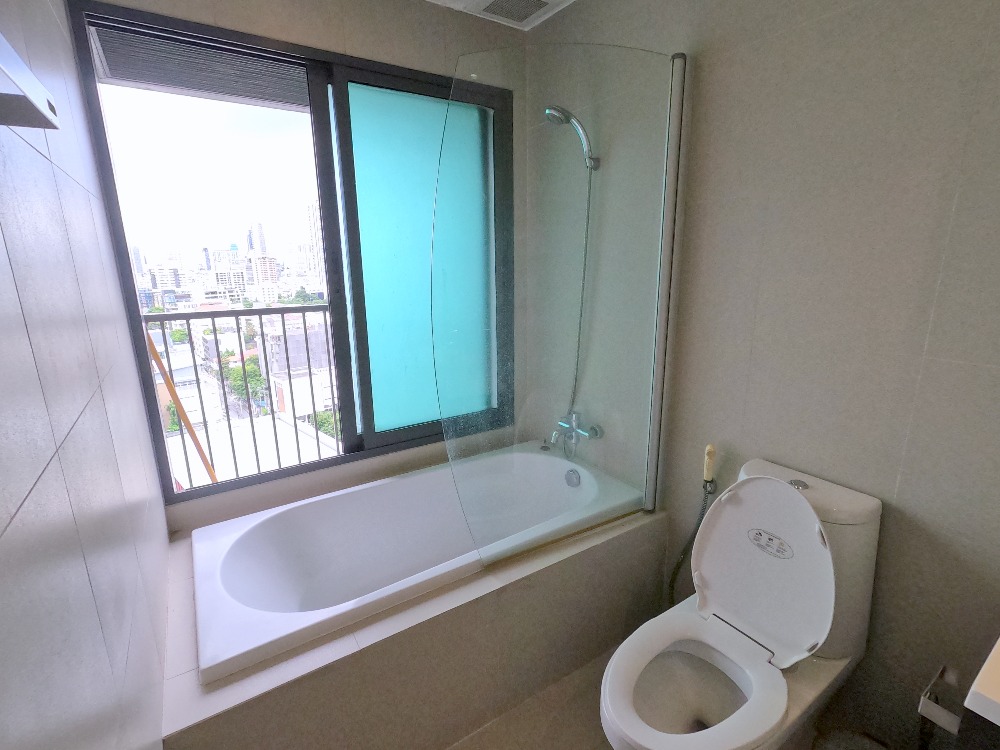 For RentCondoSukhumvit, Asoke, Thonglor : ✨ For Rent: Noble Remix Condo 🏢 1 Bedroom, 1 Bathroom, 62 Sq.m. Ready to Move In! ✨