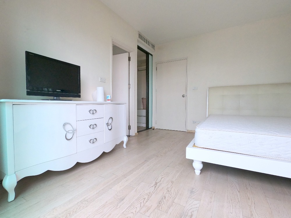 For RentCondoSukhumvit, Asoke, Thonglor : ✨ For Rent: Noble Remix Condo 🏢 1 Bedroom, 1 Bathroom, 62 Sq.m. Ready to Move In! ✨