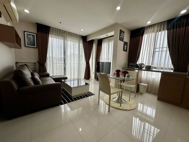 ให้เช่าคอนโดศรีราชา แหลมฉบัง บ้านบึง : ให้เช่า The Sky Condo ห้องมุม ตกแต่งสวย เฟอร์ครบ พร้อมเข้าอยู่