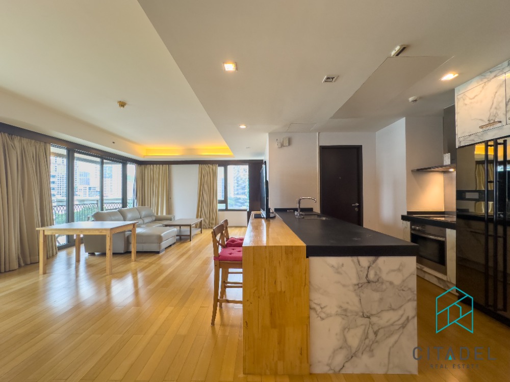 For RentCondoWitthayu, Chidlom, Langsuan, Ploenchit : Prive by Sansiri - Spacious 3 Beds Condo for Rent!