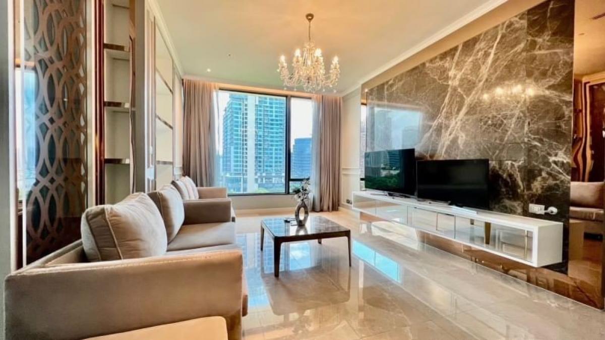 For RentCondoWitthayu, Chidlom, Langsuan, Ploenchit : Condominium With Large Balcony And Fully Luxury Furnished Near Siam Paragon!!