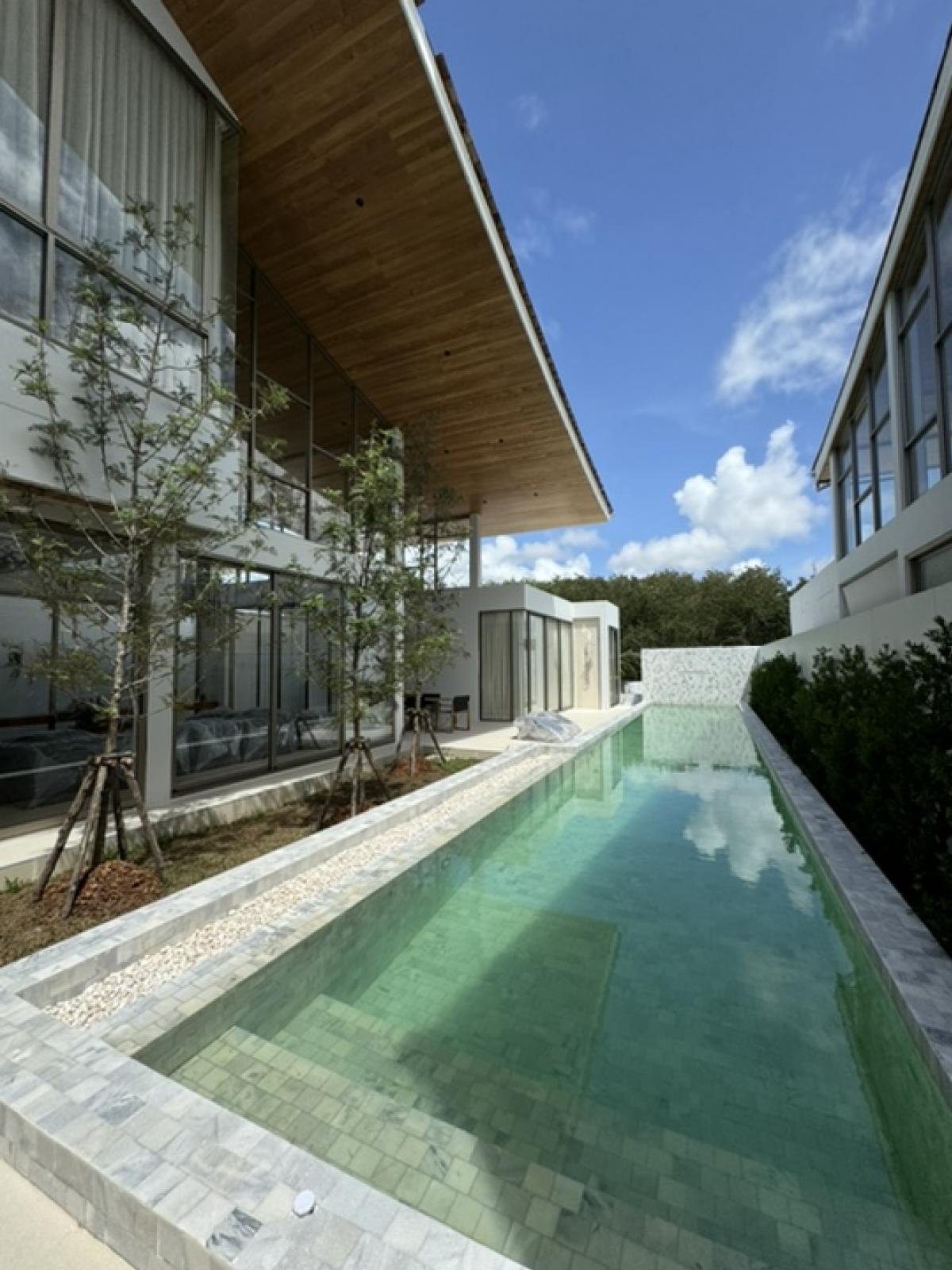 For SaleHousePhuket : Selling : Pool Villa House in Phuket , 2 Floor , 705 sqm , 4 Beds 5 Bath , 3 Parking Lot 🔥🔥Selling Price  : 47,000,000 THB 🔥🔥More Information📱Tel : 061-9979915 / Kat📱Line : 061-9979915See more athttps://www.facebook.com/PS.Living.Officials