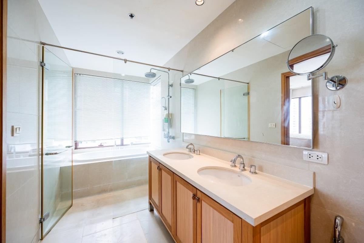 ขายคอนโดสุขุมวิท อโศก ทองหล่อ : 03/04/2026, รวมค่าโอนขายคอนโดหรู The Emporio Place 2 ห้องนอน ใจกลางพร้อมพงษ์ 
ใกล้ BTS พร้อมพงษ์, สระว่ายน้ำ, ราคา 15.8 ล้าน! 0642748883