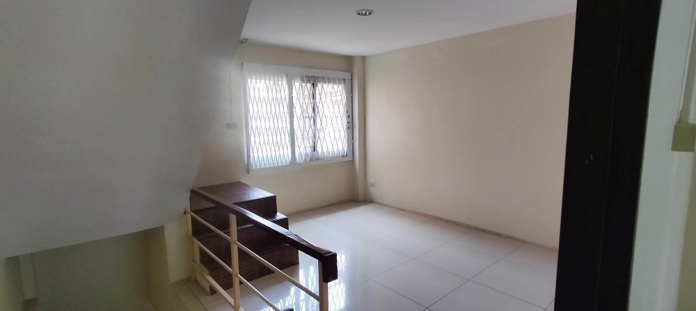 ขายอาคารพาณิชย์สุขุมวิท อโศก ทองหล่อ : S-LSSV101 ขาย อาคารพาณิชย์ ซ.ลาซาล58 สุขุมวิท105 ขนาด18ตร.ว. 4ชั้น พื้นที่ใช้สอย 224ตร.ม. 4นอน 4น้ำ 7 ล้าน 064-959-8900