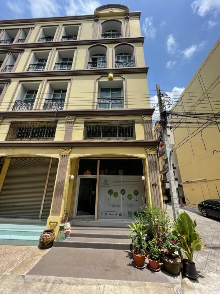 For SaleShop HouseSukhumvit, Asoke, Thonglor : S-LSSV101 Commercial building for sale, Soi Lasalle 58, Sukhumvit 105, size 18 sq m, 4 floors, usable area 224 sq m, 4 bedrooms, 4 bathrooms, 7 million 064-959-8900