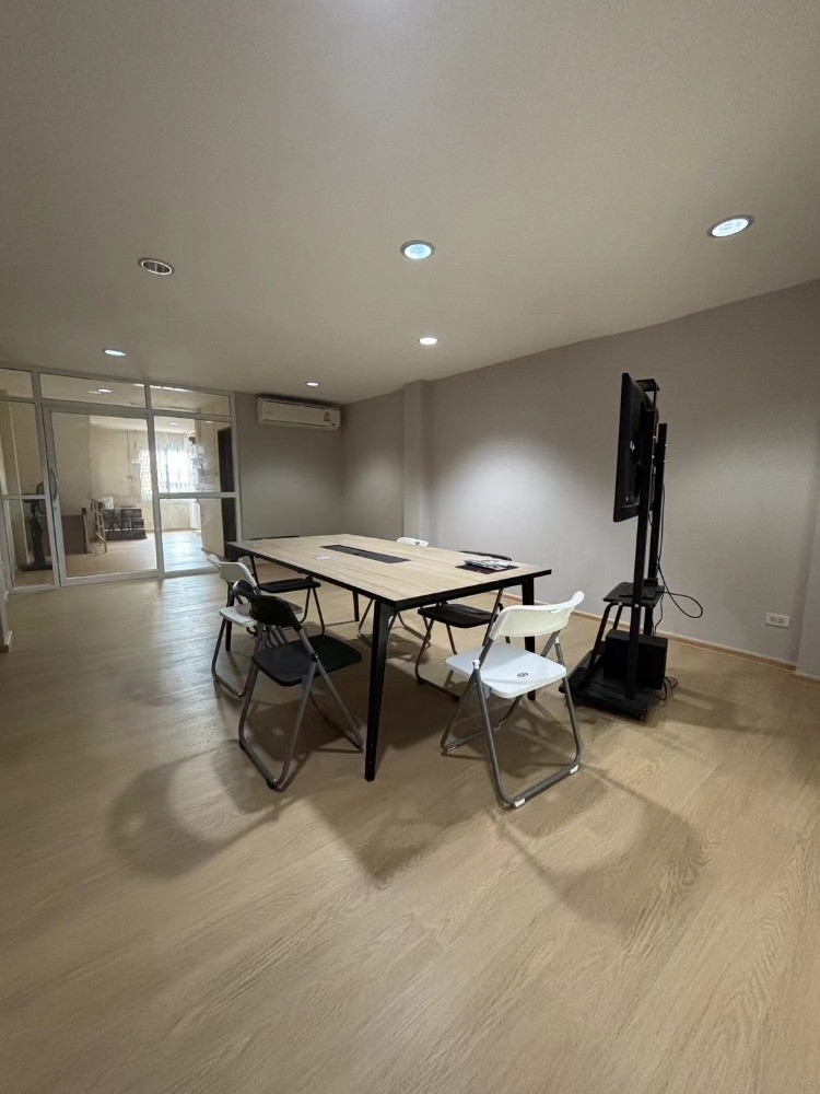 ขายอาคารพาณิชย์สุขุมวิท อโศก ทองหล่อ : S-LSSV101 ขาย อาคารพาณิชย์ ซ.ลาซาล58 สุขุมวิท105 ขนาด18ตร.ว. 4ชั้น พื้นที่ใช้สอย 224ตร.ม. 4นอน 4น้ำ 7 ล้าน 064-959-8900