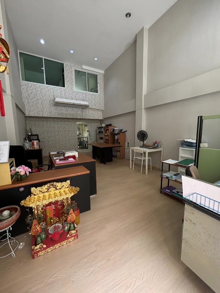 ขายอาคารพาณิชย์สุขุมวิท อโศก ทองหล่อ : S-LSSV101 ขาย อาคารพาณิชย์ ซ.ลาซาล58 สุขุมวิท105 ขนาด18ตร.ว. 4ชั้น พื้นที่ใช้สอย 224ตร.ม. 4นอน 4น้ำ 7 ล้าน 064-959-8900