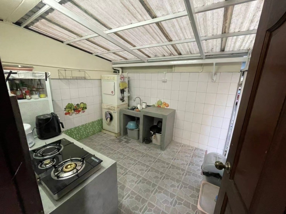 ขายอาคารพาณิชย์สุขุมวิท อโศก ทองหล่อ : S-LSSV101 ขาย อาคารพาณิชย์ ซ.ลาซาล58 สุขุมวิท105 ขนาด18ตร.ว. 4ชั้น พื้นที่ใช้สอย 224ตร.ม. 4นอน 4น้ำ 7 ล้าน 064-959-8900