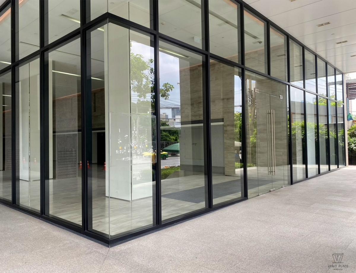 For RentRetail SpaceWitthayu, Chidlom, Langsuan, Ploenchit : Rent a Retail Space for doing a G floor business, size 600.30 square meters, Wireless road, near Ban Park, Mr. Lert, BDMS Wellness, Central Chidlom and Embassy.