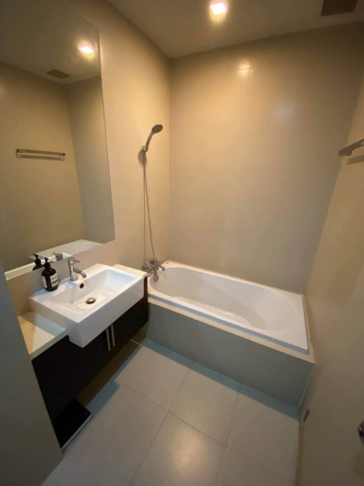 For RentCondoSukhumvit, Asoke, Thonglor : 💥ST-4215💥Noble Solo 👉Line : @luxeliving