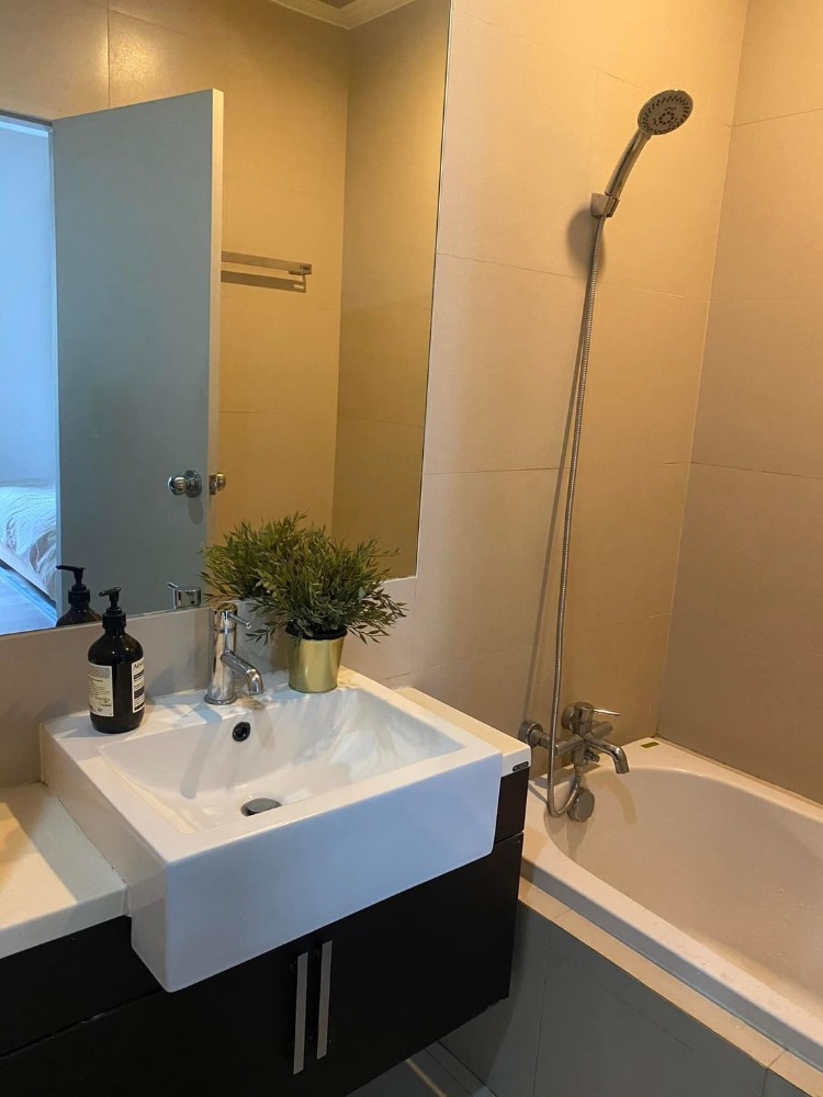 For RentCondoSukhumvit, Asoke, Thonglor : 💥ST-4215💥Noble Solo 👉Line : @luxeliving