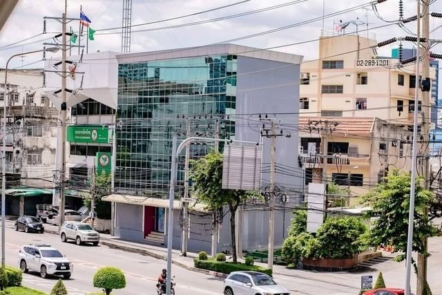 For RentShop HouseRama3 (Riverside),Satupadit : For rent: 5-storey building located on Rama 3 Road, suitable for many businesses, near Terminal Rama 3.