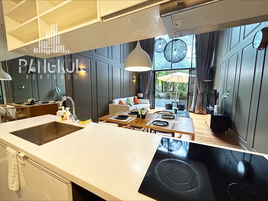 For RentCondoSukhumvit, Asoke, Thonglor : Low-rise Ground floor 3BED Duplex with a private garden FOR RENT / SALE in Phrompong 🏷️