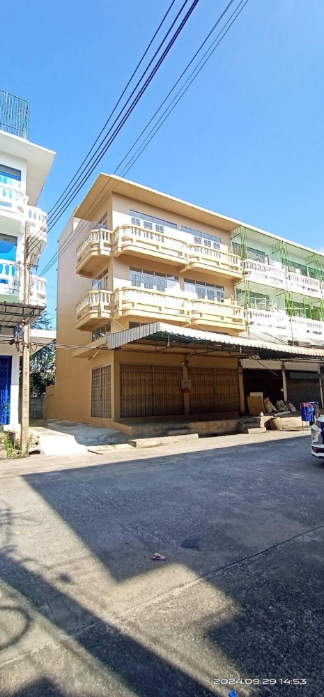 For RentShop HousePhutthamonthon, Salaya : 3-storey commercial building, 2 buildings, corner room, new condition✨️ Phutthamonthon Sai 3, good price, lots of usable space, parking space, owner is renting himself