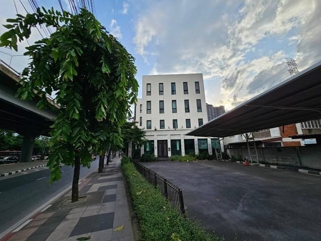 ให้เช่าอาคารพาณิชย์บางซื่อ วงศ์สว่าง เตาปูน : ให้เช่า ออฟฟิศสำนักงาน 4 ชั้น ริมถนนใหญ่รัชดาภิเษก ย่านวงศ์สว่าง