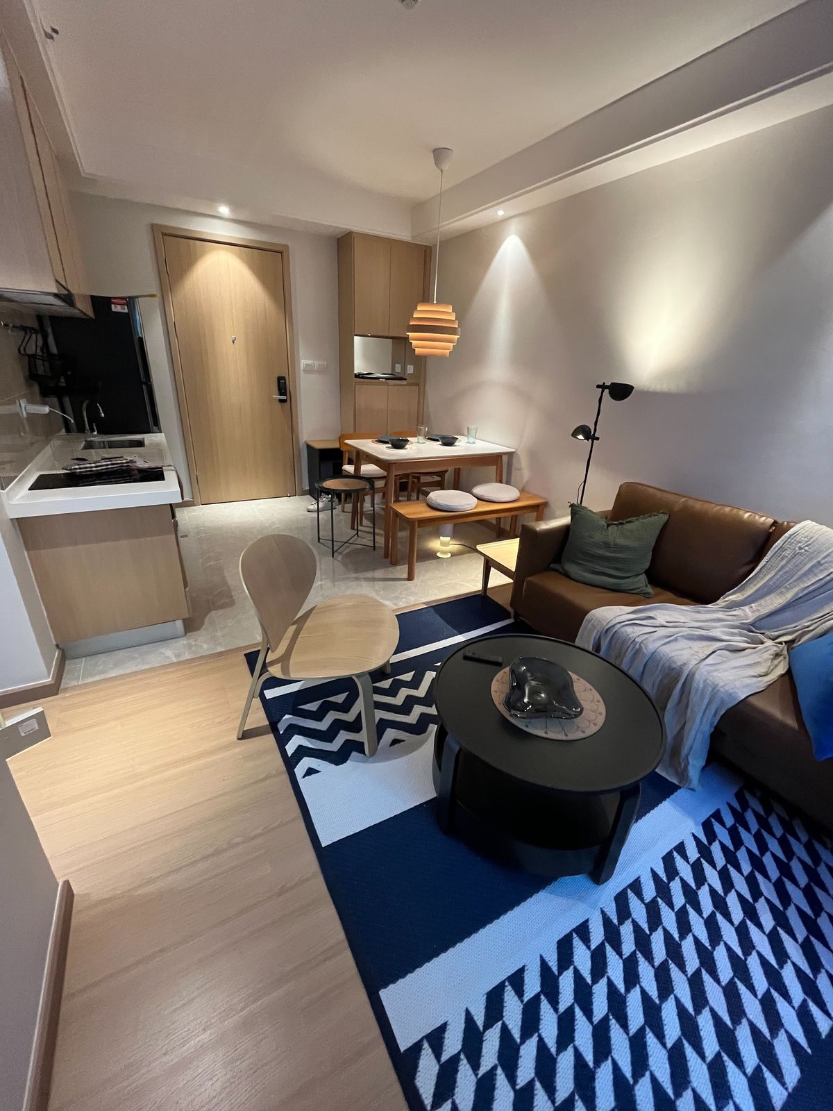ให้เช่าคอนโดสาทร นราธิวาส : ให้เช่า Regal condo   ติดถนน นราธิวาสราชนครินทร์ ใกล้ BTS ช่องนนทรี& BRT ถนนจันทร์  - 2 ห้องนอน 1 ห้องนํ้า 