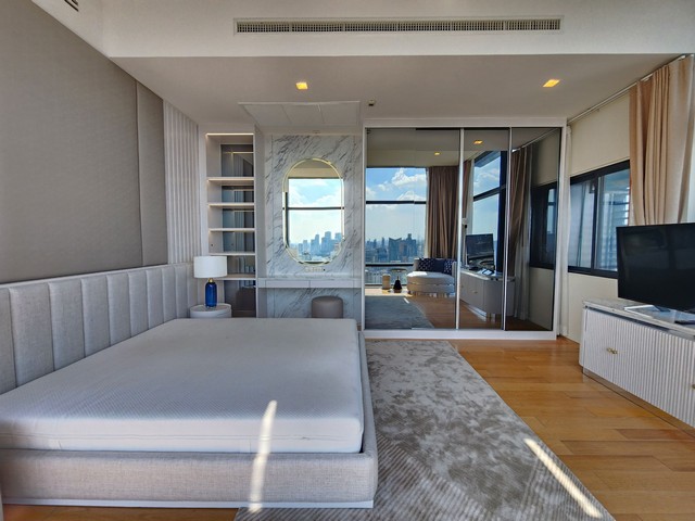 ให้เช่าคอนโดพระราม 9 เพชรบุรีตัดใหม่ RCA : Circle Living Prototype For Rent Fully Furnished Residence next to Makkasan Airport Link