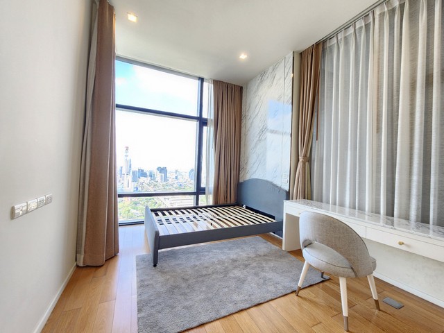 ให้เช่าคอนโดพระราม 9 เพชรบุรีตัดใหม่ RCA : Circle Living Prototype For Rent Fully Furnished Residence next to Makkasan Airport Link