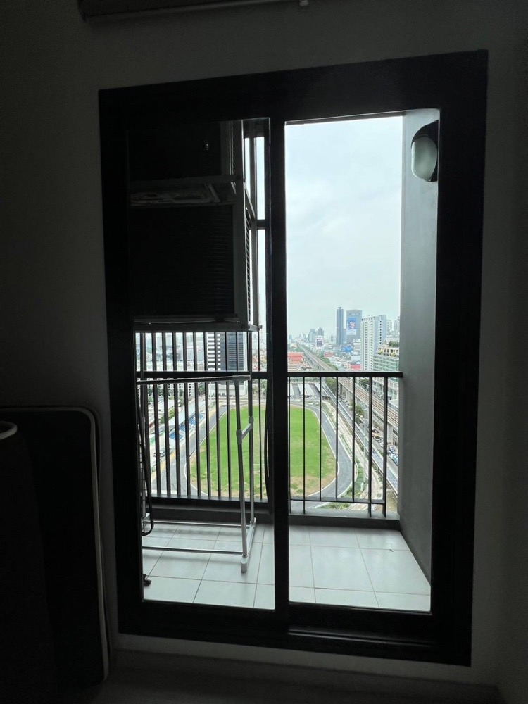 For SaleCondoRama9, Petchburi, RCA : For sale urgently Life Asoke Life Asoke 1 bedroom 1 bathroom 35 square meters