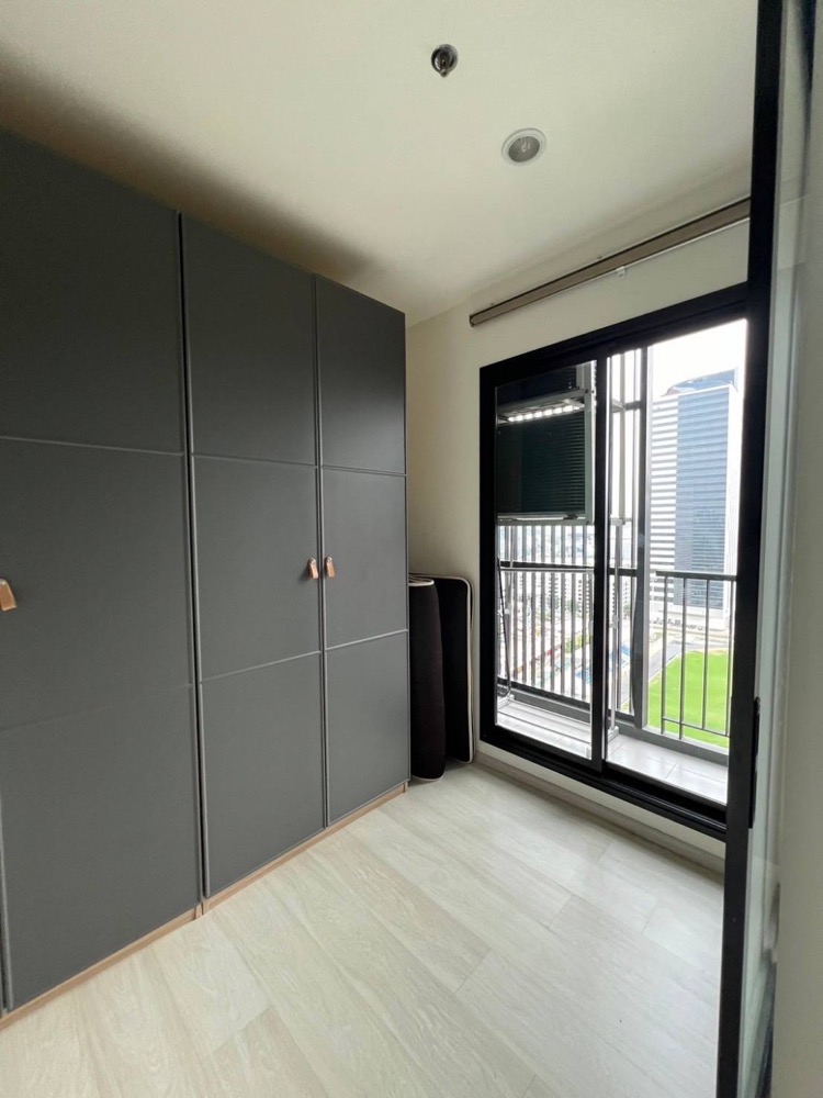 For SaleCondoRama9, Petchburi, RCA : For sale urgently Life Asoke Life Asoke 1 bedroom 1 bathroom 35 square meters