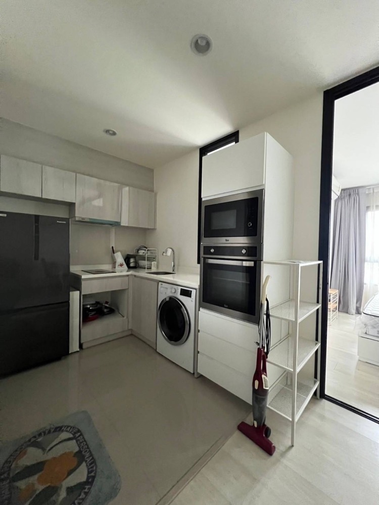 For SaleCondoRama9, Petchburi, RCA : For sale urgently Life Asoke Life Asoke 1 bedroom 1 bathroom 35 square meters