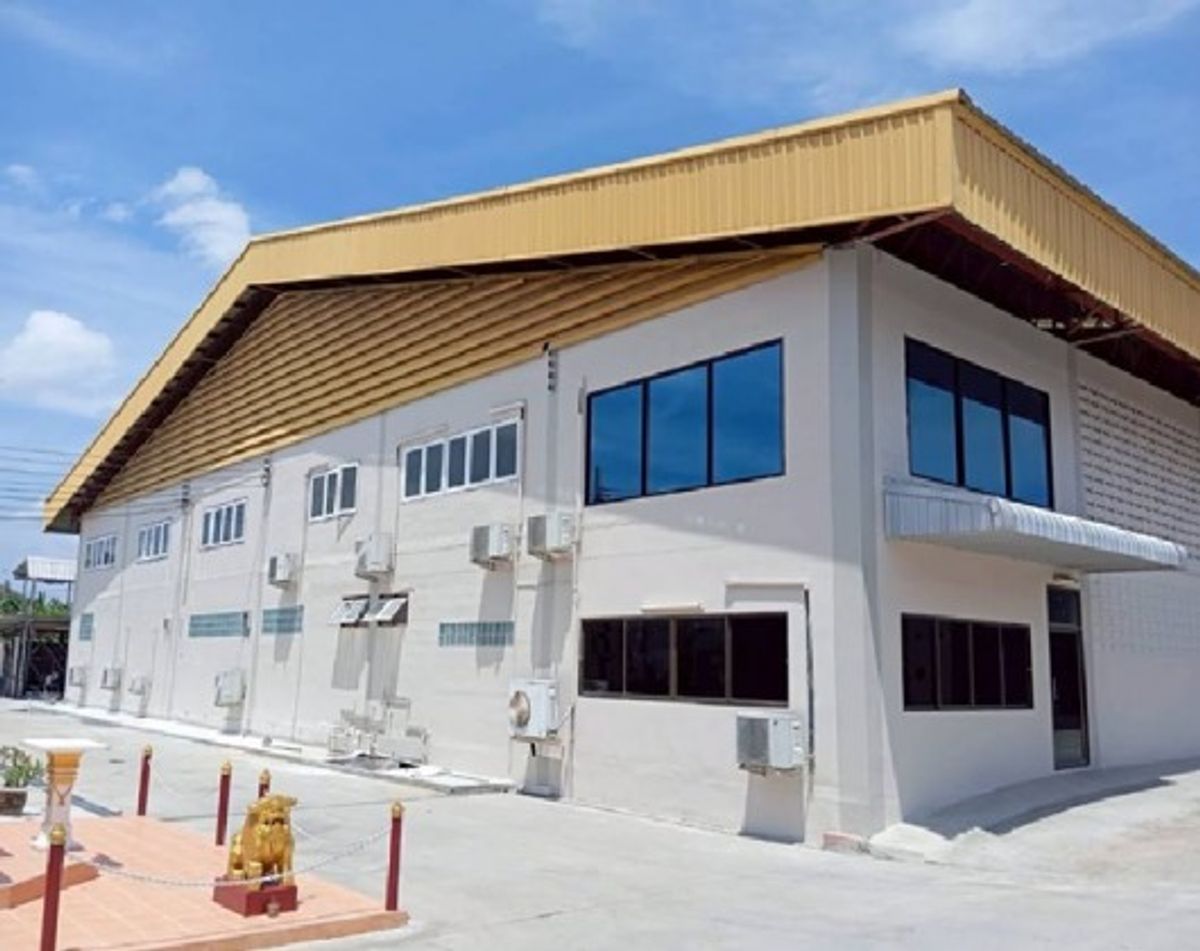 For RentWarehouseRama 2, Bang Khun Thian : Tel. 081-632-0632 Warehouse rental with office in Soi Bang Kadi into the alley, not deep in Rama 2, 1000 square meters of warehouse / 40-foot trailer.