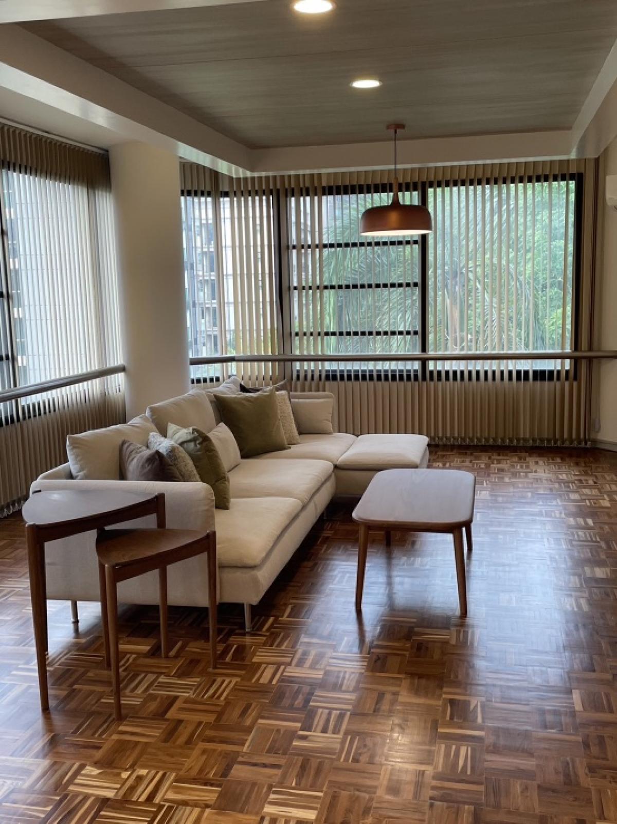 For RentCondoSukhumvit, Asoke, Thonglor : 📢👇Newly renovated unit , special offer free WiFi , huge size of 2 bedrooms, fully furnished.