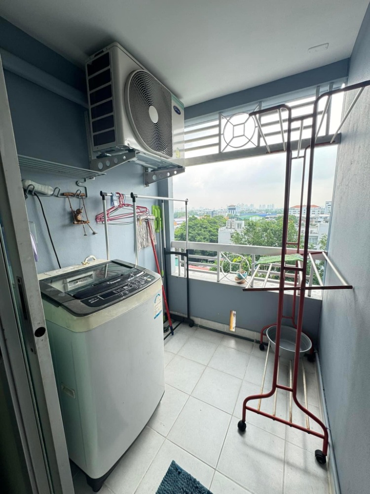 For RentCondoOnnut, Udomsuk : For rent Lumpini ville 77-1, large room, 8th floor, complete electrical appliances and furniture, near BTS, shopping mall, convenient travel, good location, price 11,000 baht