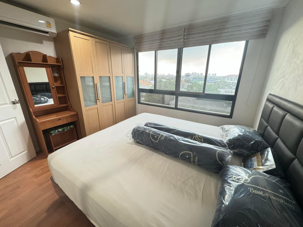 For RentCondoOnnut, Udomsuk : For rent Lumpini ville 77-1, large room, 8th floor, complete electrical appliances and furniture, near BTS, shopping mall, convenient travel, good location, price 11,000 baht