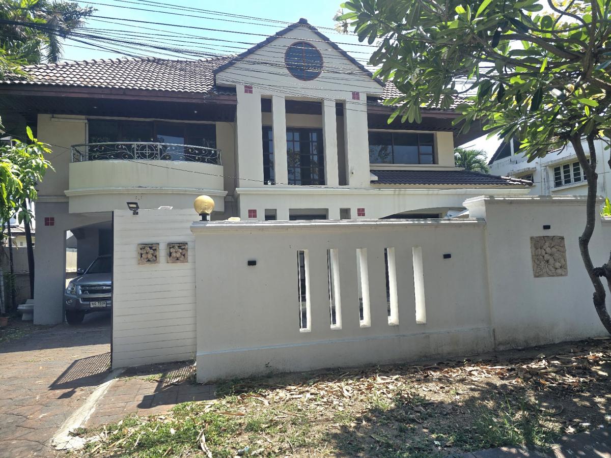 ให้เช่าบ้านพัฒนาการ ศรีนครินทร์ : ให้เช่า บ้านเดี่ยว2ชั้น 150ตรว. อยู่ถ.พัฒนาการ69 ใกล้ซีคอนสแควร์ พาราไดซ์พาร์ค
