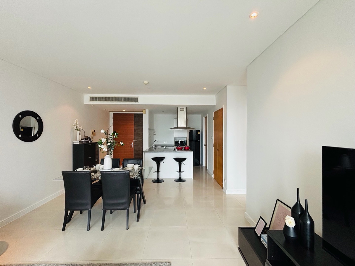 For SaleCondoSukhumvit, Asoke, Thonglor : Sell with tenant until 28/2/27
Good for living or investing, Fullerton located on the Main Street near BTS, petfriendly unit, unblocked view, fully furnished