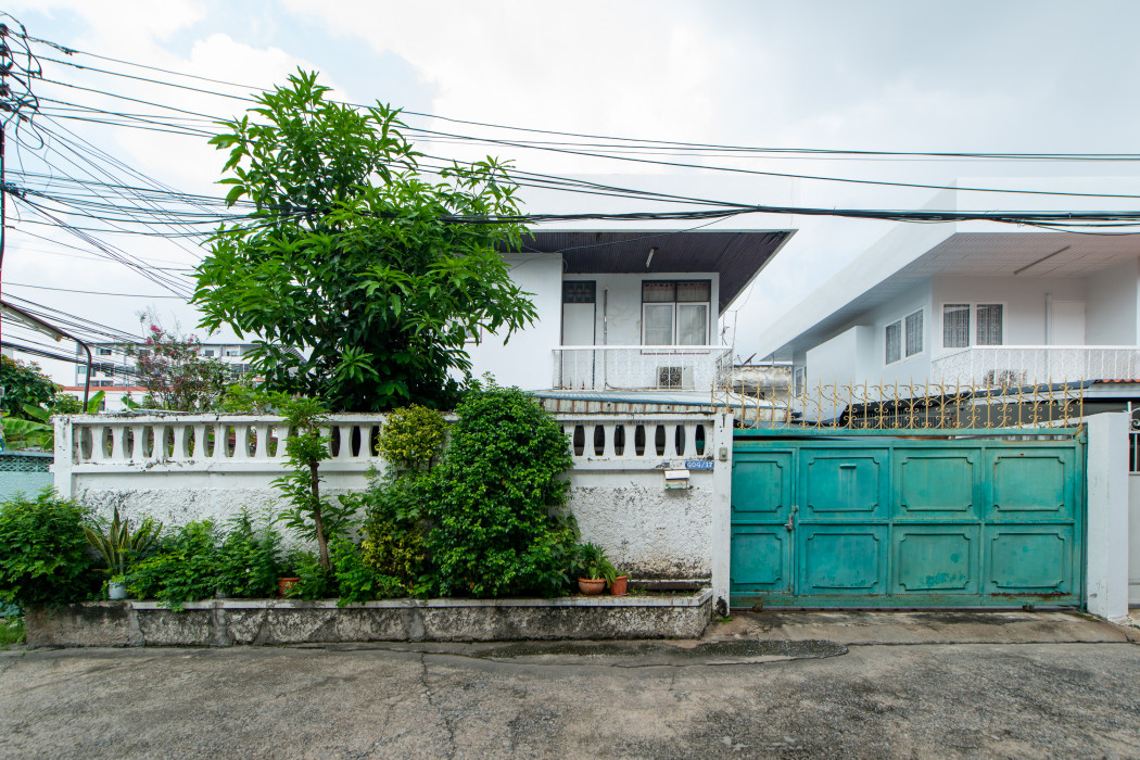 For SaleHouseRama9, Petchburi, RCA : Single house for sale, Yoo Charoen, Ratchada, 210 sq m, 47 sq wa, 3 bedrooms, 2 bathrooms, near Central Rama 9