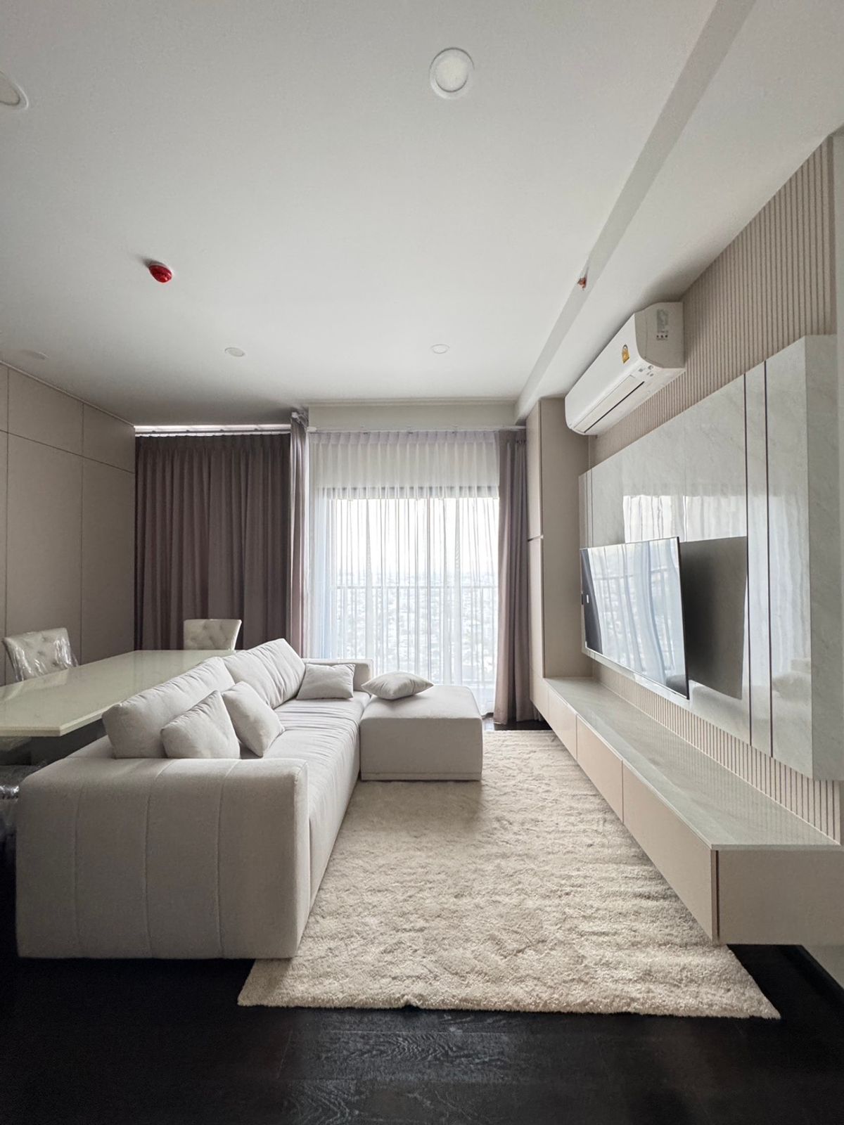 For RentCondoSukhumvit, Asoke, Thonglor : Condo for rent Park Origin Thonglor - Gold Location in the middle of Sukhumvit
