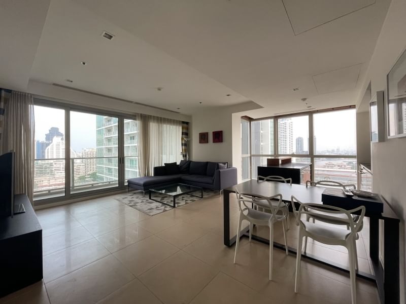 For RentCondoWongwianyai, Charoennakor : For rent/sale, beautiful condo with a beautiful view next to the Chao Phraya River! The River, 2 bedrooms, 110 sq m., rent only 80,000/month.