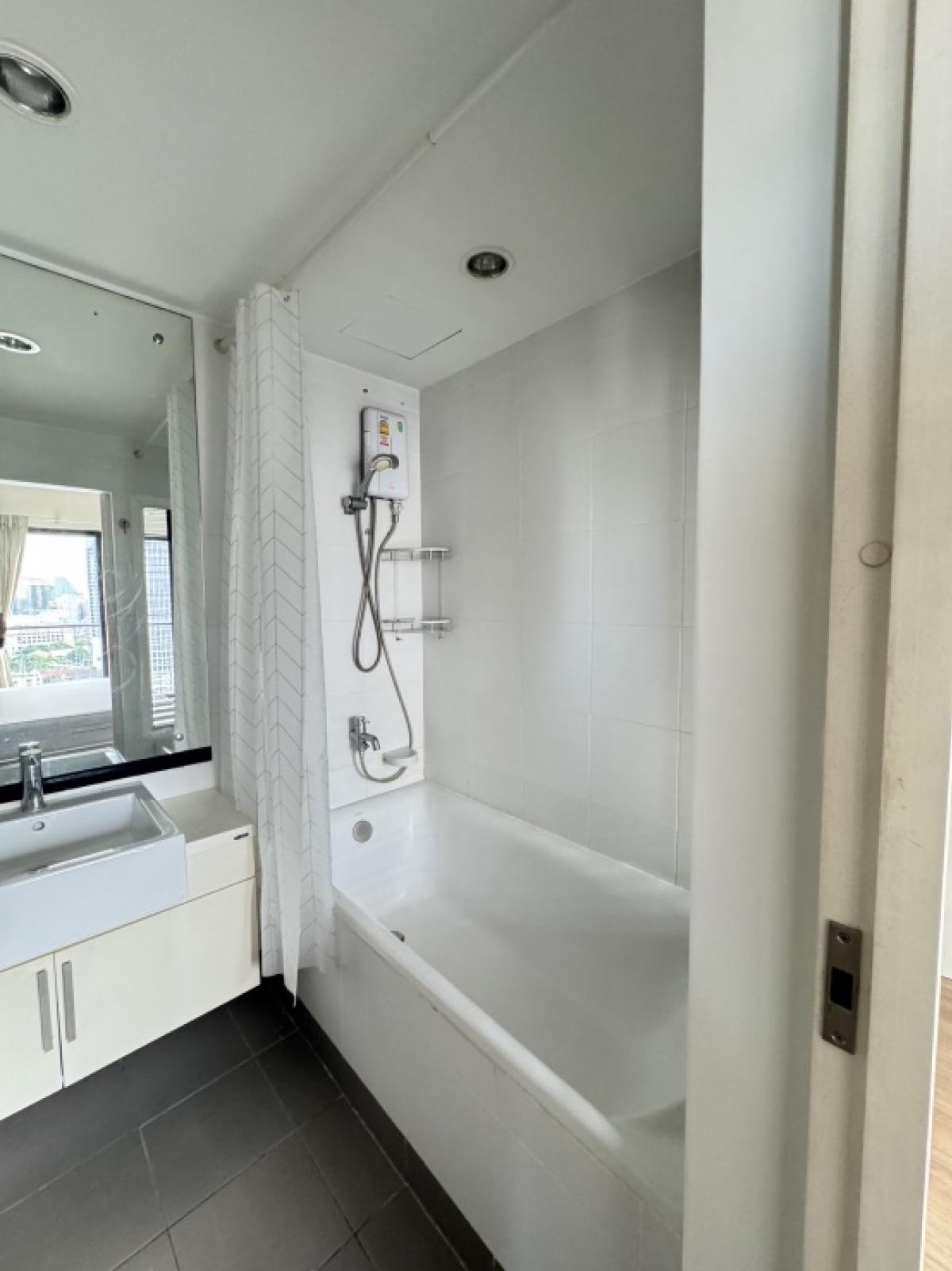 For RentCondoSathorn, Narathiwat : For Rent // The seed mingle sathorn-suanplu// 32,000 Baht/month