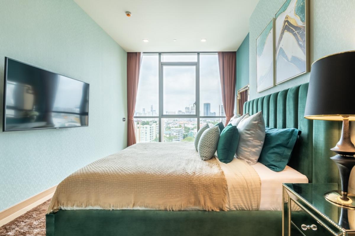 For SaleCondoSukhumvit, Asoke, Thonglor : Condo for sale Monument Thonglor size 125.25 Sq.m 2 bed 3 bath price 46 MB contact 086-795-9997 (Jim)