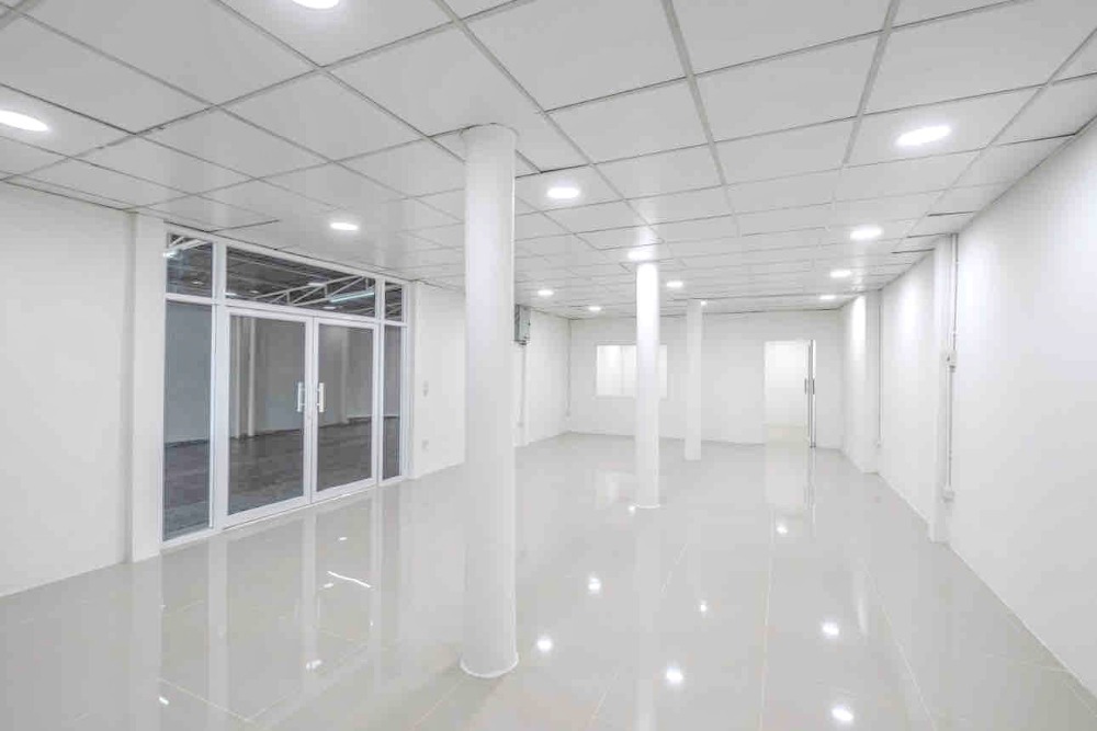 For SaleHome OfficeBangna, Bearing, Lasalle : H0476😊😍 For Rent, Sell for rent, 2 -story townhome, 🚪3 bedrooms 🚄 Near BTS Udomsuk 🏢 Bangna 🔔 House area: 72 sq.who 🔔 Local areas: 490 sq.m. 💲 Rent: 85,000 ฿ 💲 Sell: 12,000,000 ฿ 📞O99-5919653, O65-9423251✅Lineid: @suraresidence