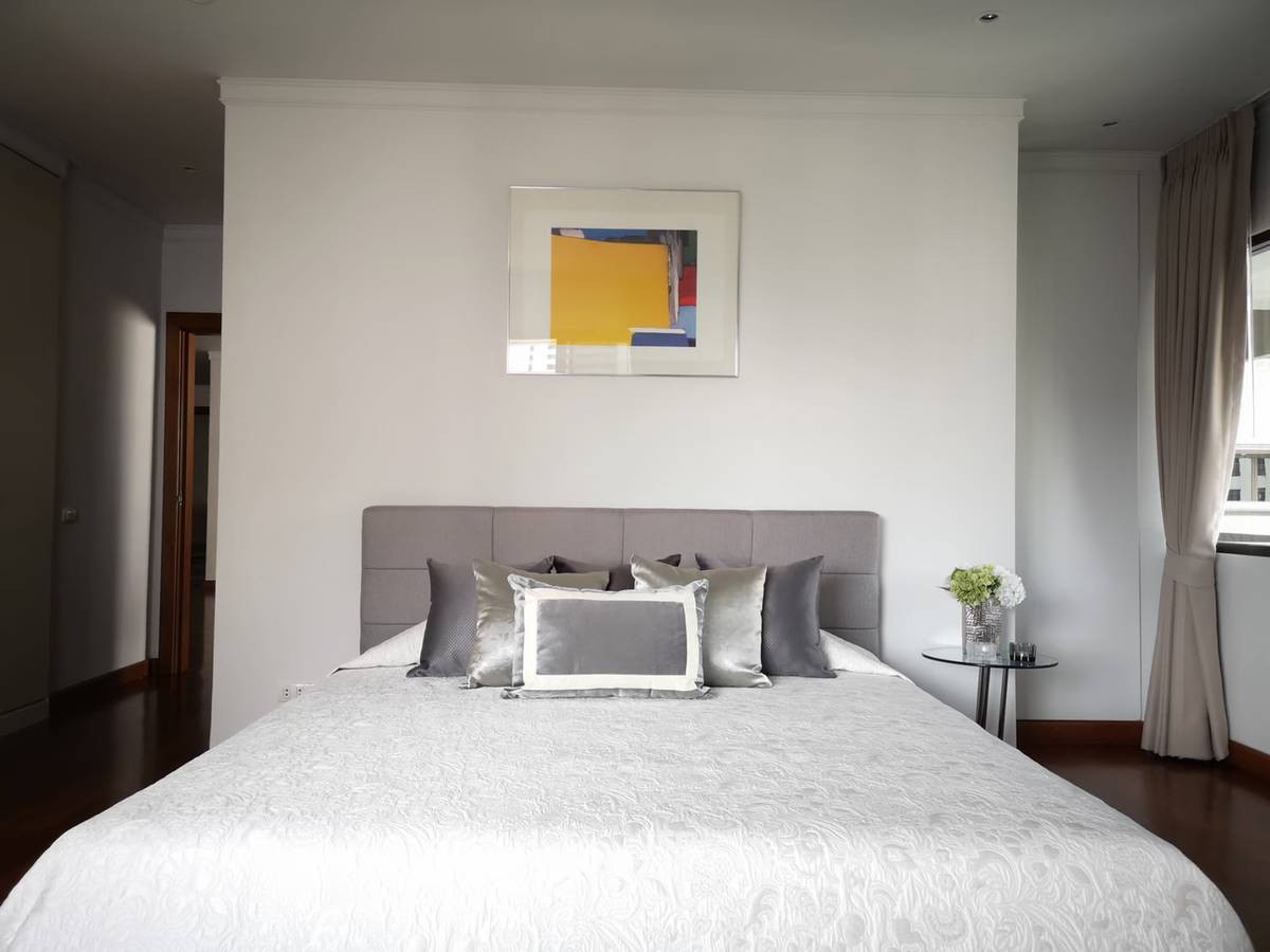 ให้เช่าคอนโดคลองเตย กล้วยน้ำไท : • 𝐑𝐄𝐍𝐓 • 𝐓𝐨𝐰𝐞𝐫 𝐏𝐚𝐫𝐤 • 𝟑 𝐁𝐞𝐝+𝟏 𝐌𝐚𝐢𝐝 𝐫𝐨𝐨𝐦  • 281 𝐒𝐪𝐦. • 100,000 •  𝐑𝐞𝐧𝐨𝐯𝐚𝐭𝐞𝐝 / 𝐋𝐚𝐫𝐠𝐞 𝐫𝐨𝐨𝐦  𝐋𝐢𝐧𝐞 𝐈𝐃 : 𝐕𝐚𝐬𝐬𝐢𝐥𝐲