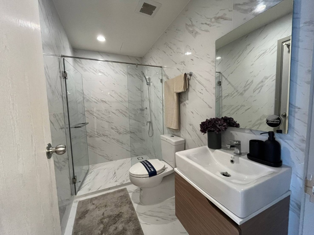 ขายคอนโดบางนา แบริ่ง ลาซาล : Hot !! ห้อง 3 นอน Ideo mobi suk. Eastpoint 84.92sq.m. มีแบบ Fitted and แต่งครบ เริ่ม 10.89mb. Tel.0957615782