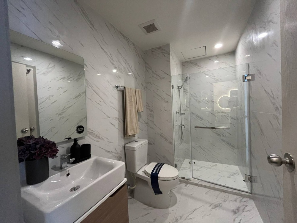 ขายคอนโดบางนา แบริ่ง ลาซาล : Hot !! ห้อง 3 นอน Ideo mobi suk. Eastpoint 84.92sq.m. มีแบบ Fitted and แต่งครบ เริ่ม 10.89mb. Tel.0957615782