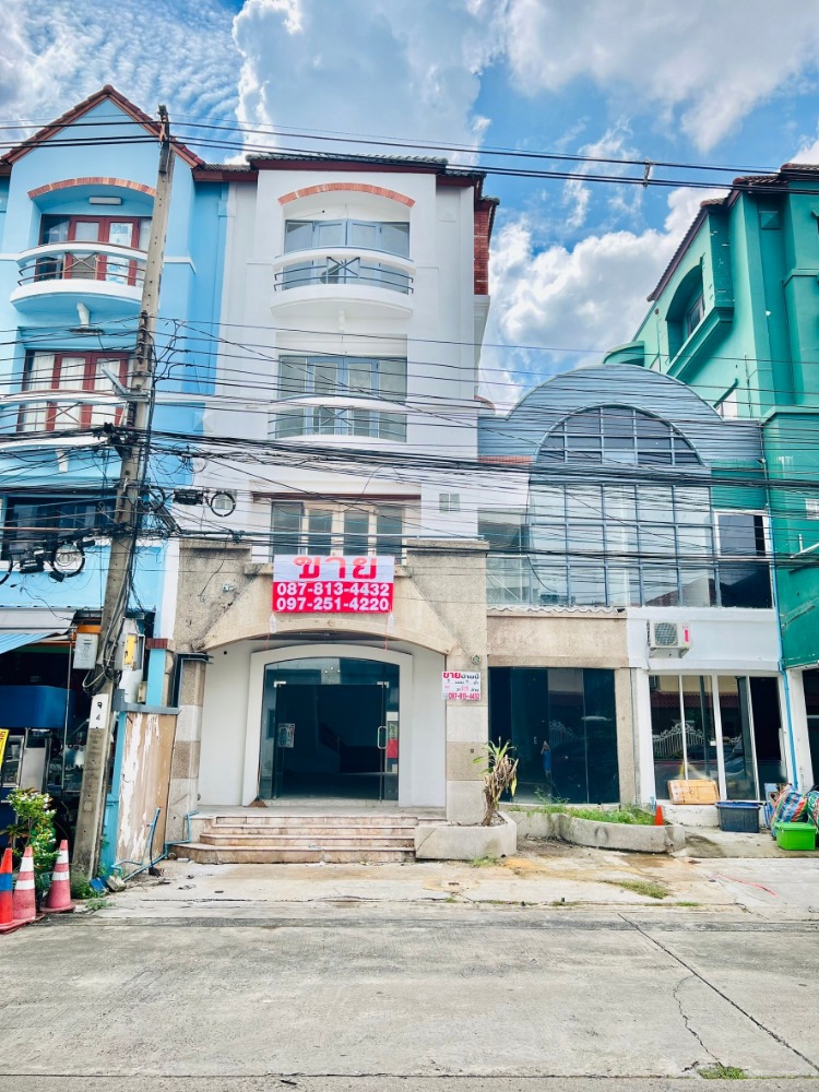 ขายโฮมออฟฟิศโชคชัย4 ลาดพร้าว71 : ขายออฟฟิต  สำนักงาน  ทาวน์โฮม 4 ชั้น ขนาด 41วา ที่จอดรถเพียบ ติดถนนเลียบทางด่วนรามอินทรา ตัดลาดพร้าว