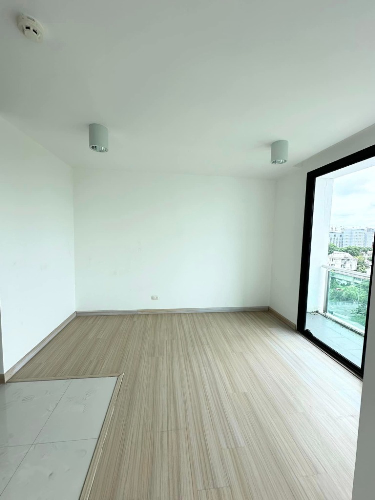 For SaleCondoKasetsart, Ratchayothin : Property code Som0763 for sale Chateau In Town Phaholyothin 32