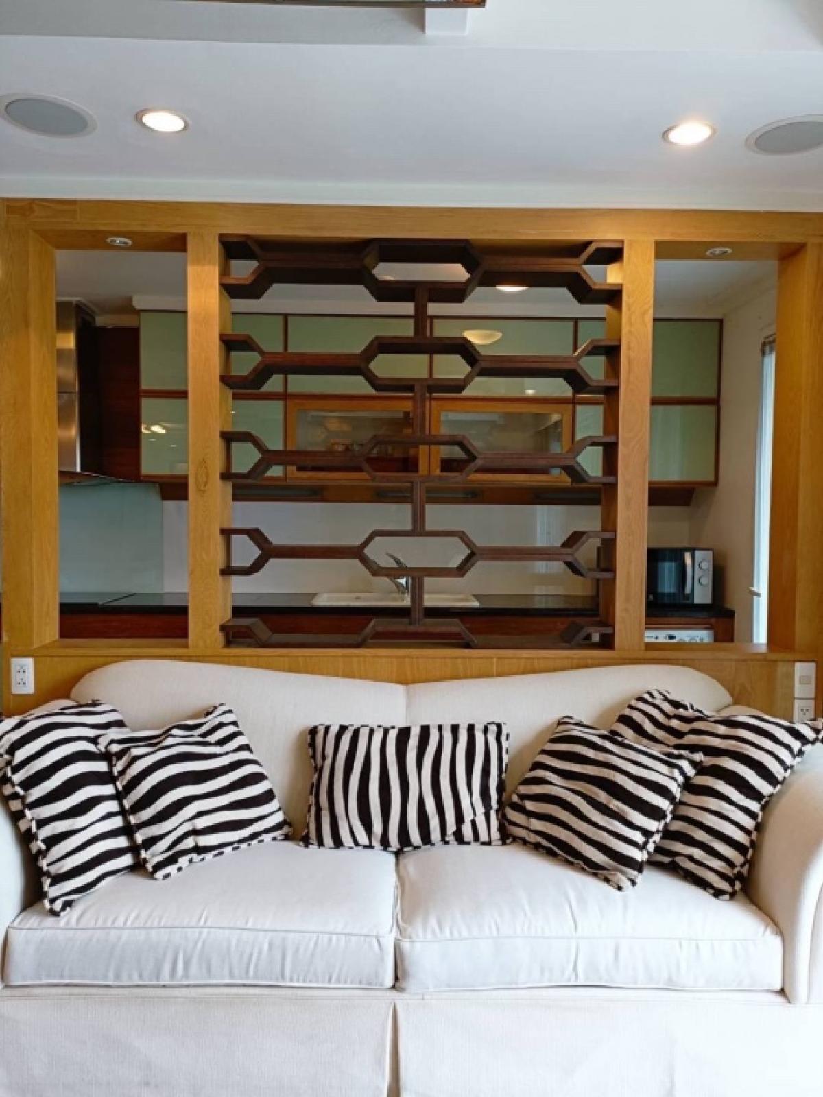 ขายคอนโดสุขุมวิท อโศก ทองหล่อ : 📢👇Grab or gone, reasonable and worth price for living or investing , low rise condo for rent / sale near Park lane, Gate way Ekamai , unblocked view, fully furnished.