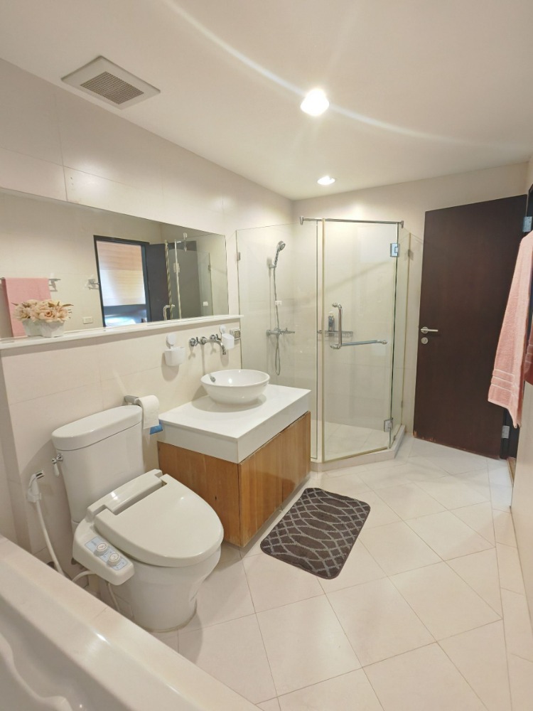 For RentCondoSukhumvit, Asoke, Thonglor : For rent condo The address 42 tower B (S15-1602)