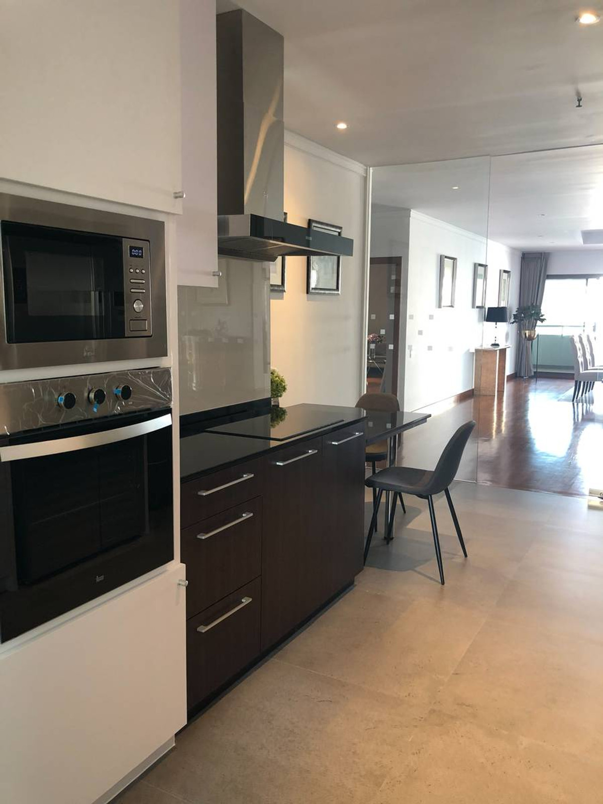 ให้เช่าคอนโดคลองเตย กล้วยน้ำไท : • 𝐑𝐄𝐍𝐓 • 𝐓𝐨𝐰𝐞𝐫 𝐏𝐚𝐫𝐤 • 𝟑 𝐁𝐞𝐝+𝟏 𝐌𝐚𝐢𝐝 𝐫𝐨𝐨𝐦  • 281 𝐒𝐪𝐦. • 100,000 •  𝐑𝐞𝐧𝐨𝐯𝐚𝐭𝐞𝐝 / 𝐋𝐚𝐫𝐠𝐞 𝐫𝐨𝐨𝐦  𝐋𝐢𝐧𝐞 𝐈𝐃 : 𝐕𝐚𝐬𝐬𝐢𝐥𝐲