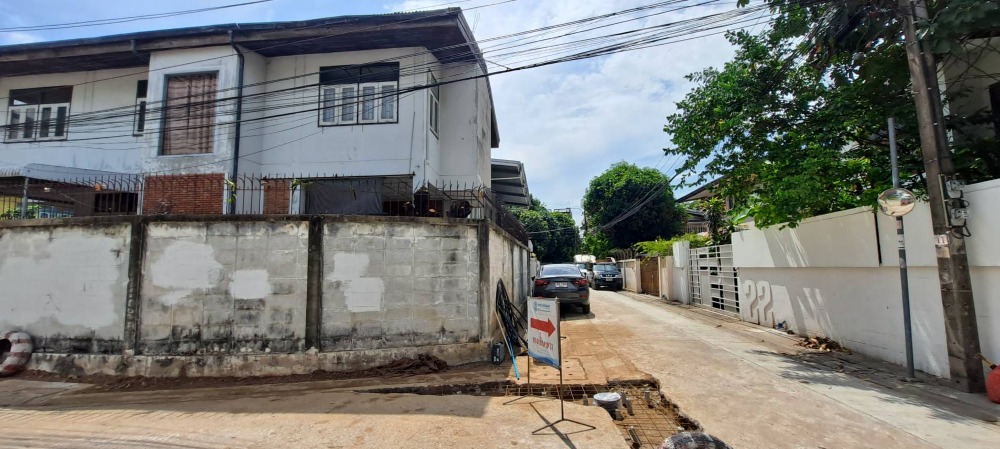 For SaleLandSapankwai,Jatujak : House with Land Inthamara 24 / 3 Bedrooms (FOR SALE) NUB616