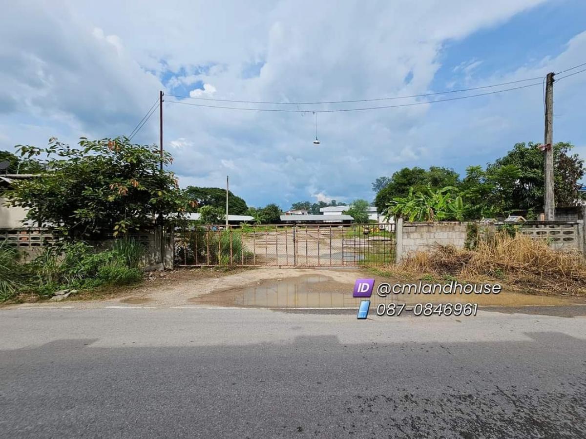 For SaleLandChiang Mai : 2 rai land for sale, cheap price 8 million (10,000/sq m), near Chiang Mai-Lampang Superhighway 300 m, opposite Chiang Mai Beverage, before reaching Diya Valley, can build a housing estate.