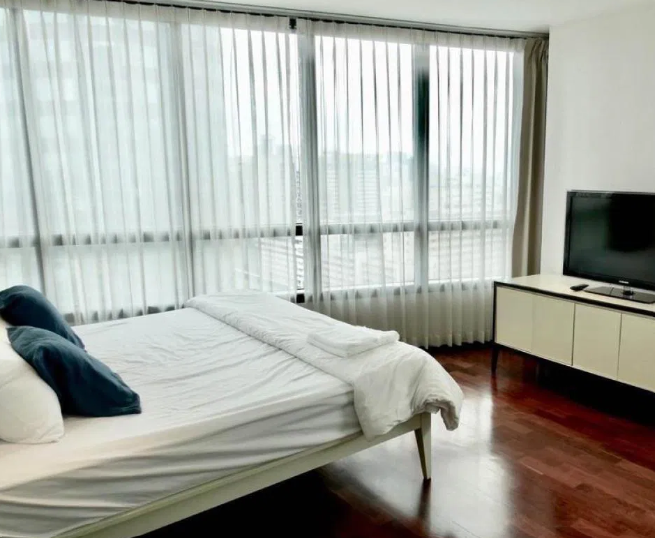 ให้เช่าคอนโดวิทยุ ชิดลม หลังสวน : President Place 130 sq.m. Eng 中 日 Please add LINE ID @806qphgn o8415o5483