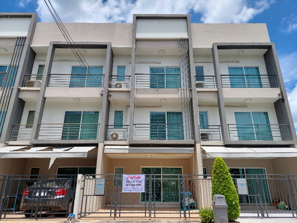 ขายทาวน์โฮมอ่อนนุช อุดมสุข : ทาวน์โฮม 3 ชั้นโซนอ่อนนุช บ้านกลางเมือง สุขุมวิท 77 เจ้าของอยู่อาศัยน้อยมาก