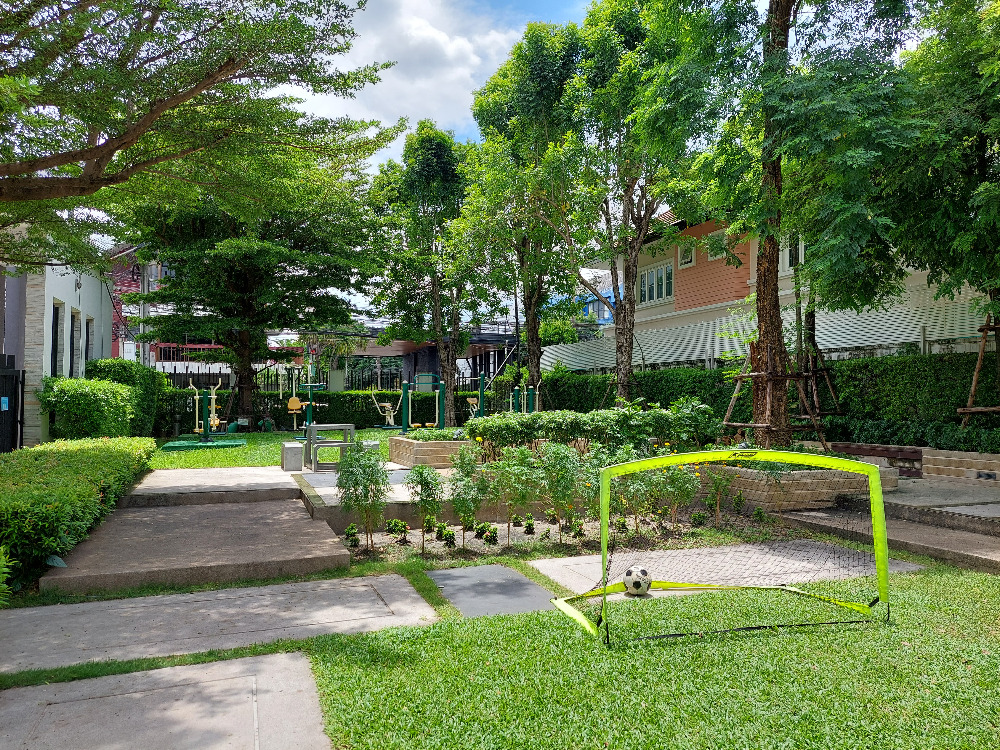 ขายทาวน์โฮมอ่อนนุช อุดมสุข : ทาวน์โฮม 3 ชั้นโซนอ่อนนุช บ้านกลางเมือง สุขุมวิท 77 เจ้าของอยู่อาศัยน้อยมาก